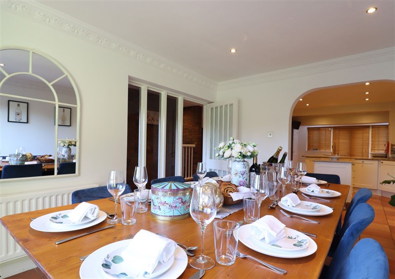 The dining room at Forest Getaway, Burnham Beeches near Farnham Common