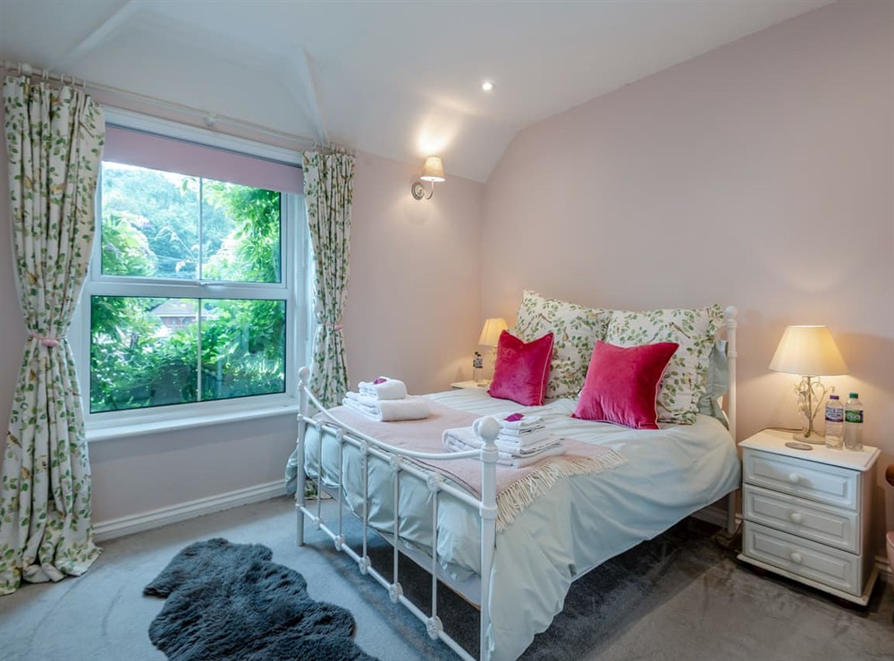 Double bedroom at Foresters Rest in Selborne, Hampshire