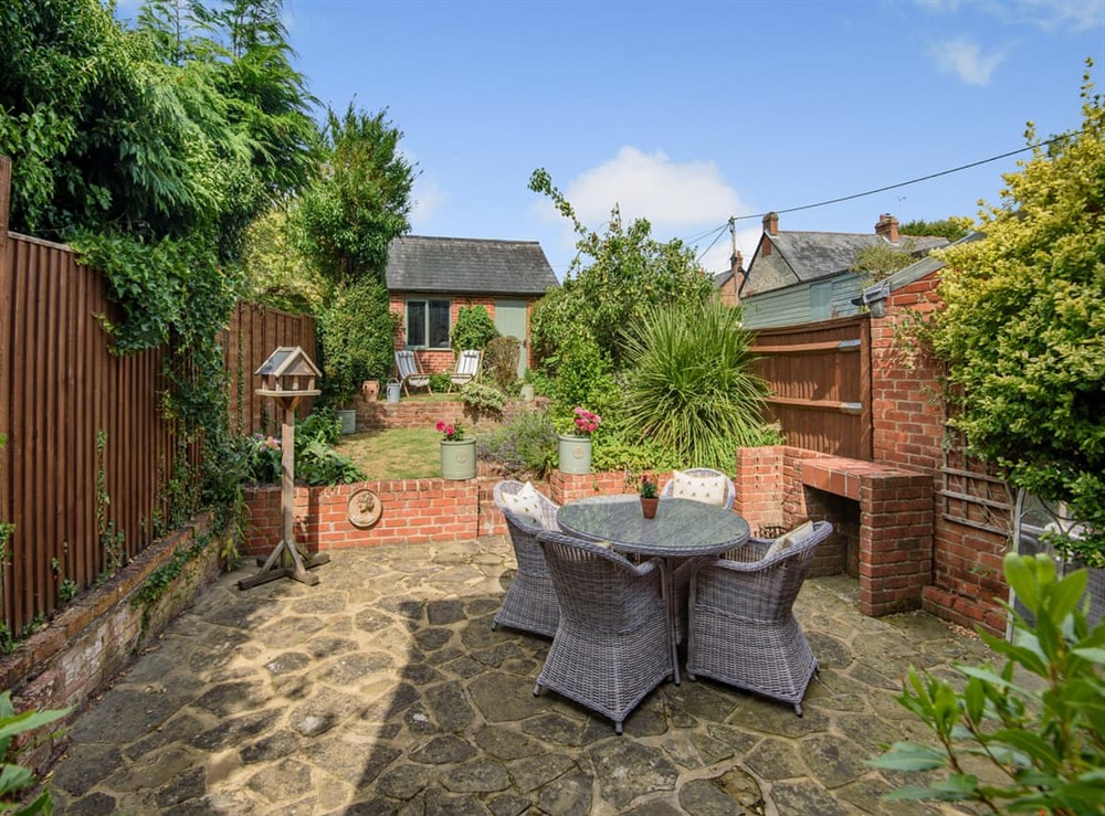 Sitting-out-area at Foresters Rest in Selborne, Hampshire