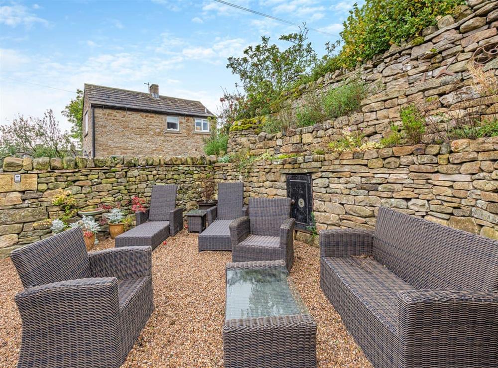 Sitting-out-area at Forge Cottage in Carlton, near Leyburn, North Yorkshire