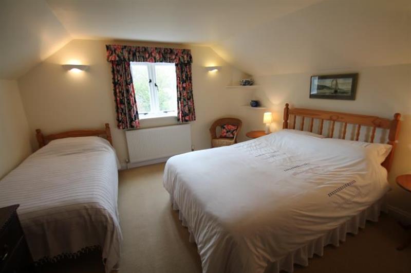 Double bedroom at Forge Cottage, Wootton Courtenay