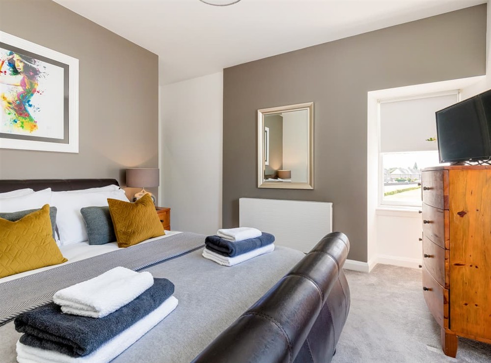 Double bedroom (photo 2) at Formans Lodge in Musselburgh, East Lothian