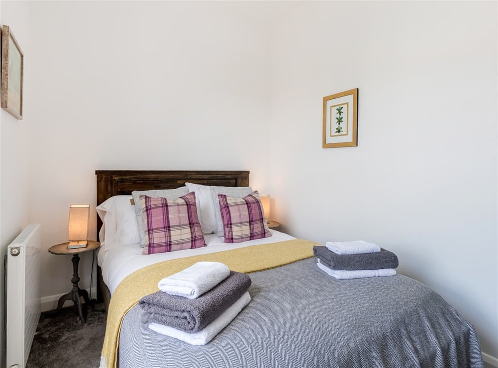 Double bedroom (photo 8) at Formans Lodge in Musselburgh, East Lothian