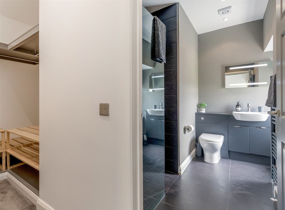En-suite at Formans Lodge in Musselburgh, East Lothian