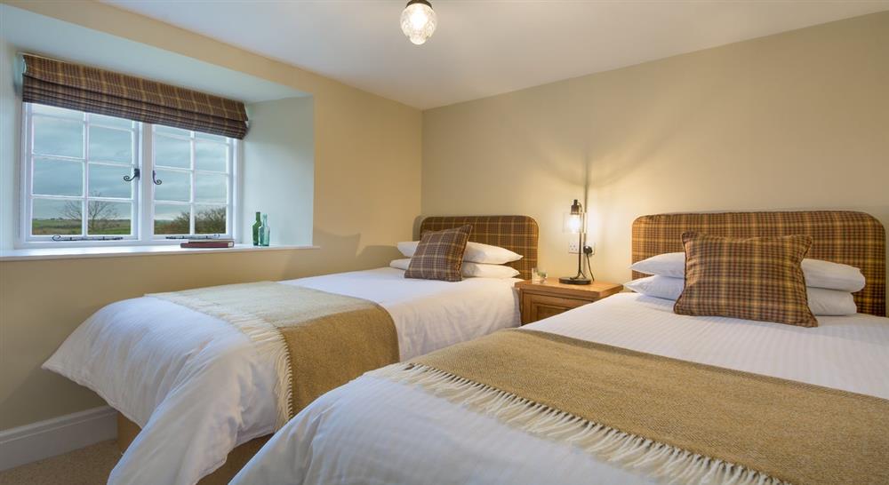 The twin bedroom at Fortescue in Lanteglos-by-fowey, Cornwall