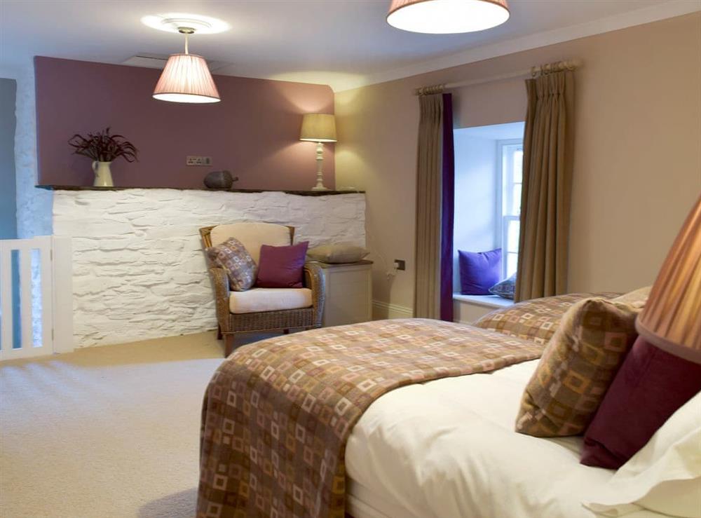 Twin  bedroom with en-suite (photo 2) at Fountain Hill in Eglwyswrw, near Cardigan, Pembrokeshire, Dyfed