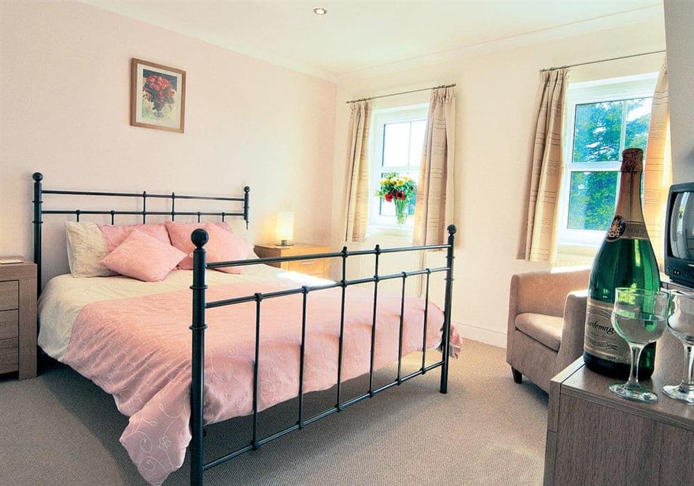 Four Seasons double bedroom at Four Seasons in Llandysul, Dyfed