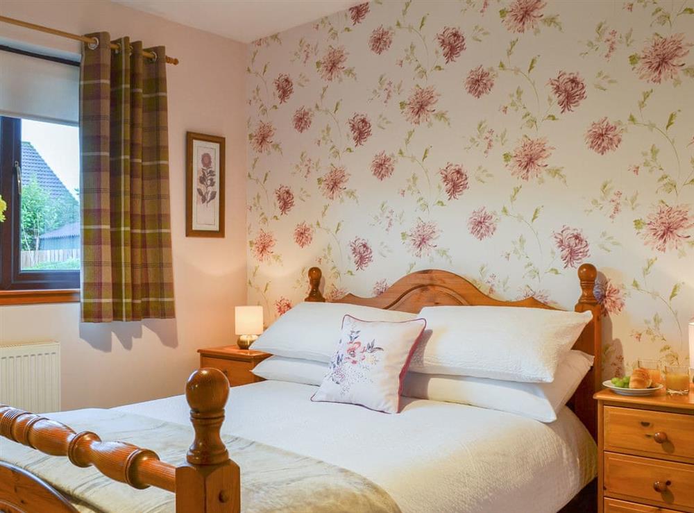 Inviting double bedded room at Four Winds in Drumnadrochit, near Inverness, Inverness-Shire
