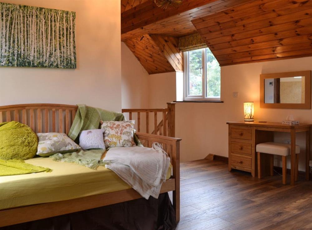 Double bedroom with en-suite at Fourwinds in Farlow, near Ludlow, Shropshire