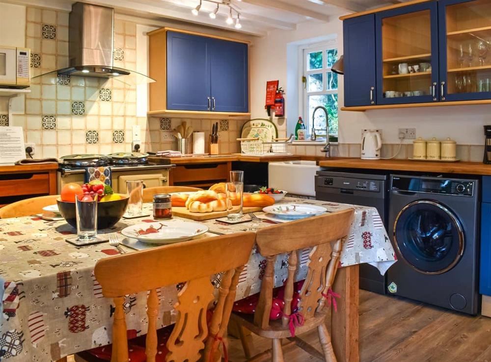 Kitchen/diner at Fox Cottage in Mylor Bridge, near Falmouth, Cornwall
