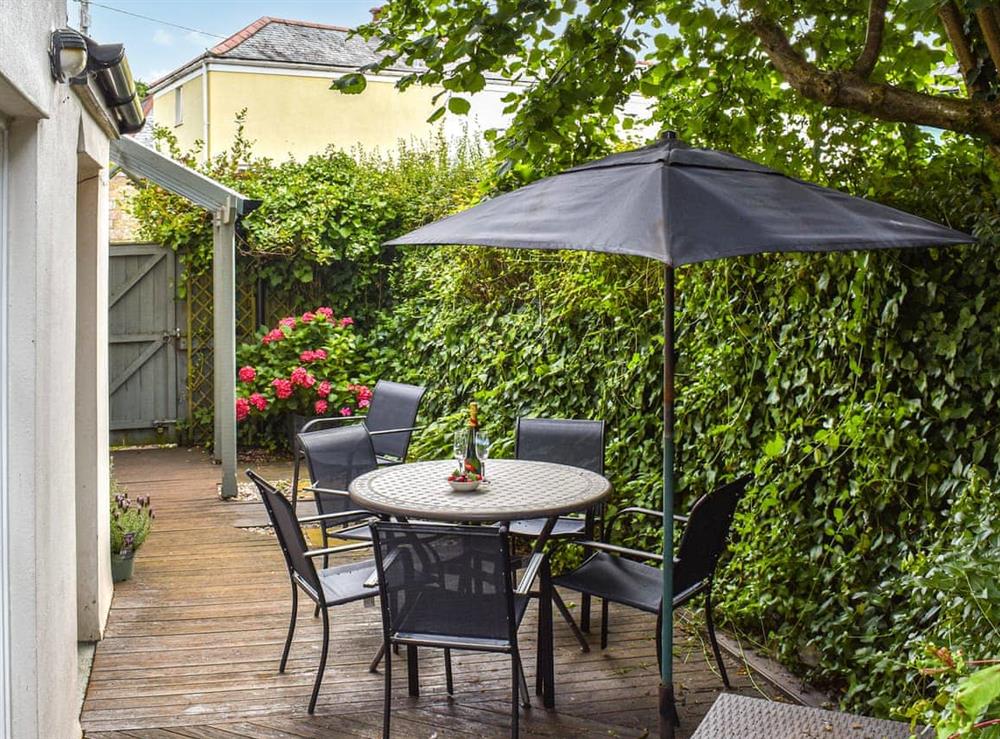 Sitting-out-area at Fox Cottage in Mylor Bridge, near Falmouth, Cornwall