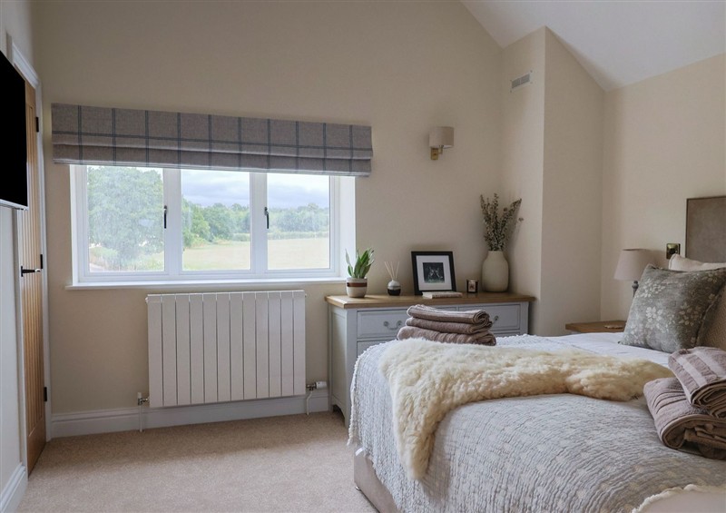 This is a bedroom (photo 3) at Fox Den, Pendomer near Yeovil