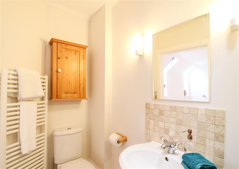 The bathroom (photo 2) at Fox Hat Cottage, Chagford