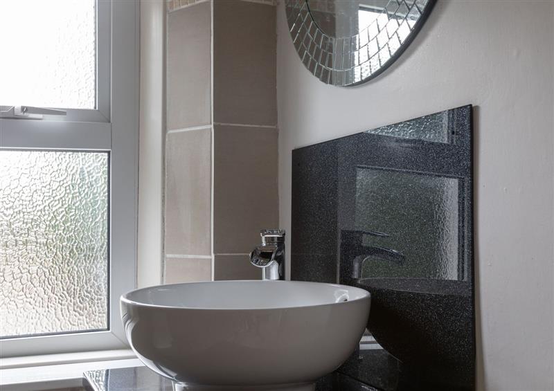 The bathroom at Foxbear, Malborough