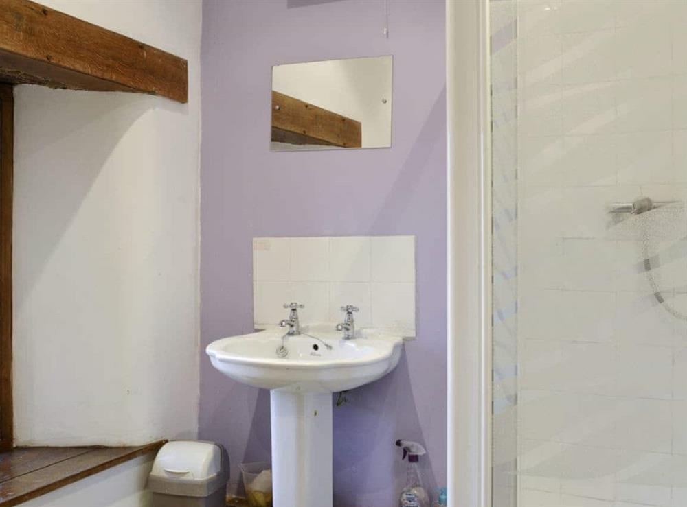 First floor bathroom with separate walk-in shower cubicle at Foxcote in Marstow, near Ross-on-Wye, Herefordshire