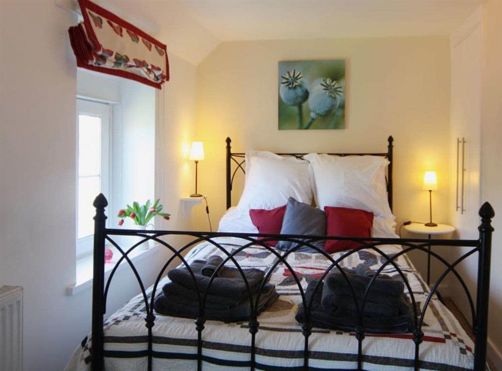 Double bedroom (photo 3) at Foxes Reach in Chepstow, Gwent