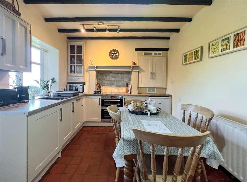 Kitchen/diner (photo 2) at Foxglove Cottage in Alton, near Chesterfield, Derbyshire