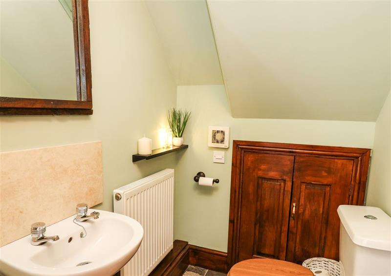 The bathroom at Foxglove Cottage, Whitland