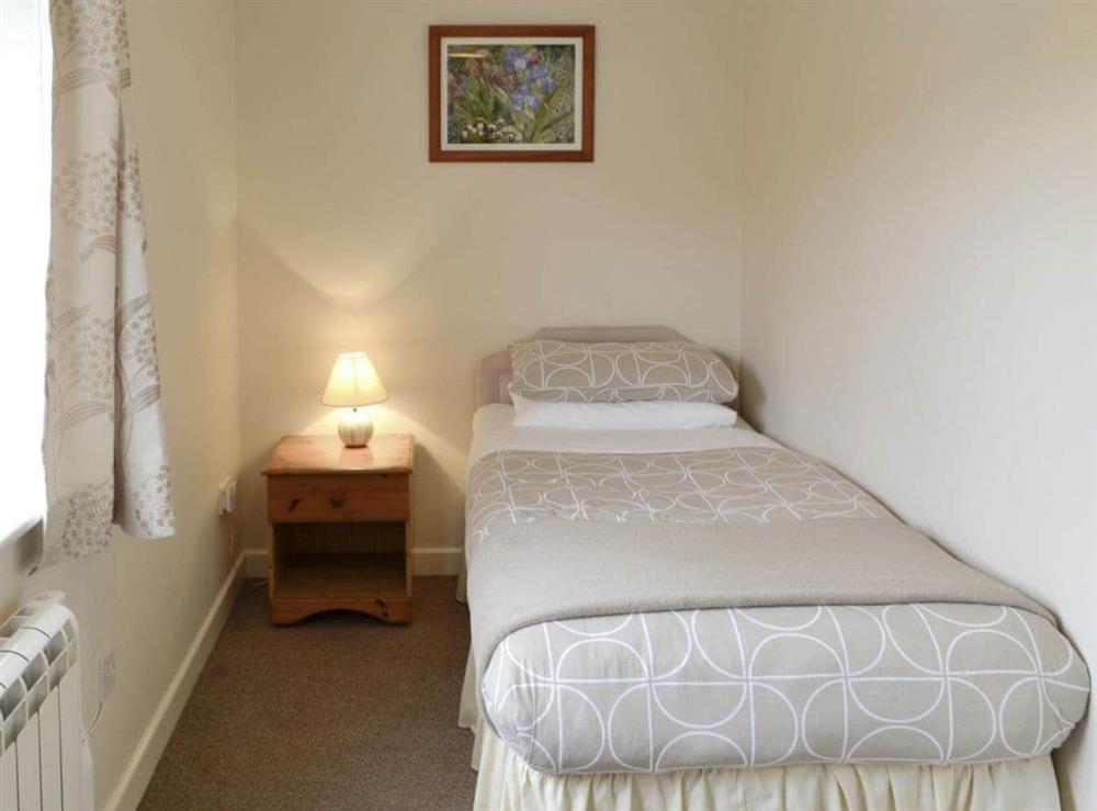 Peaceful single bedroom at Foxglove Cottage in Wootton Fitzpaine, near Charmouth, Dorset