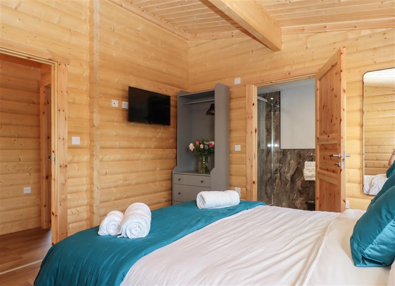 A bedroom in Foxglove Lodge at Foxglove Lodge, Hittisleigh near Whiddon Down