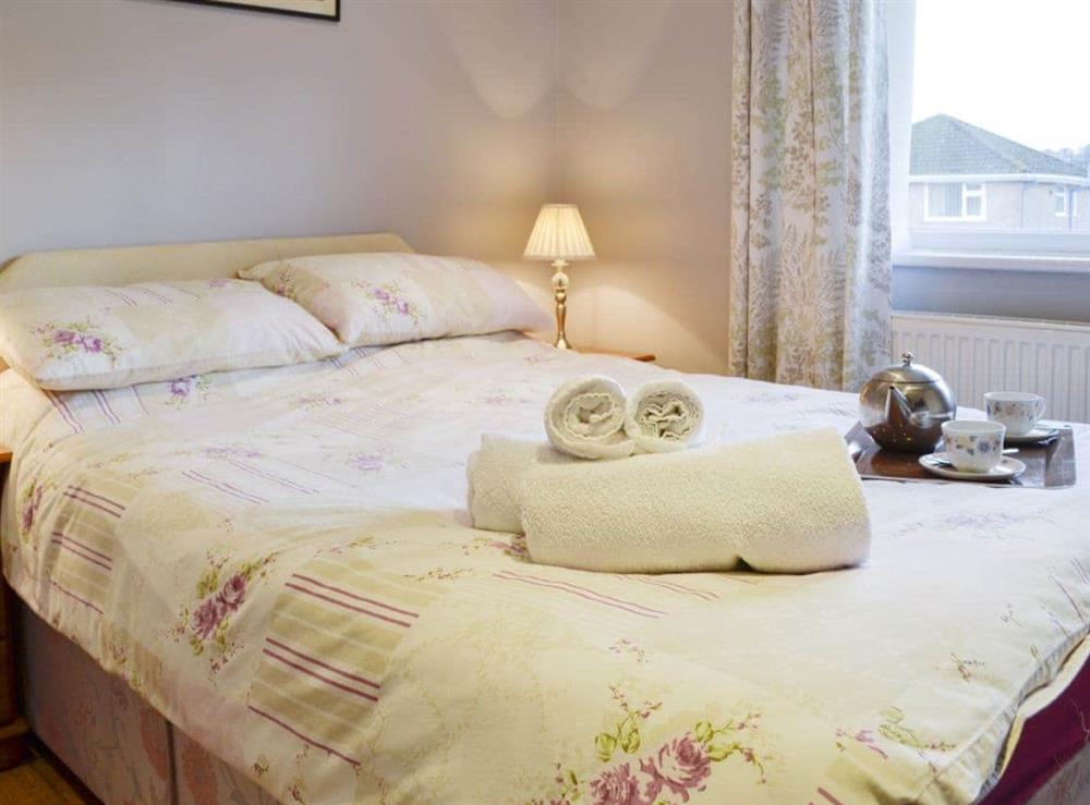 Warm and inviting double bedroom at Frankcot in Llandudno, Gwynedd
