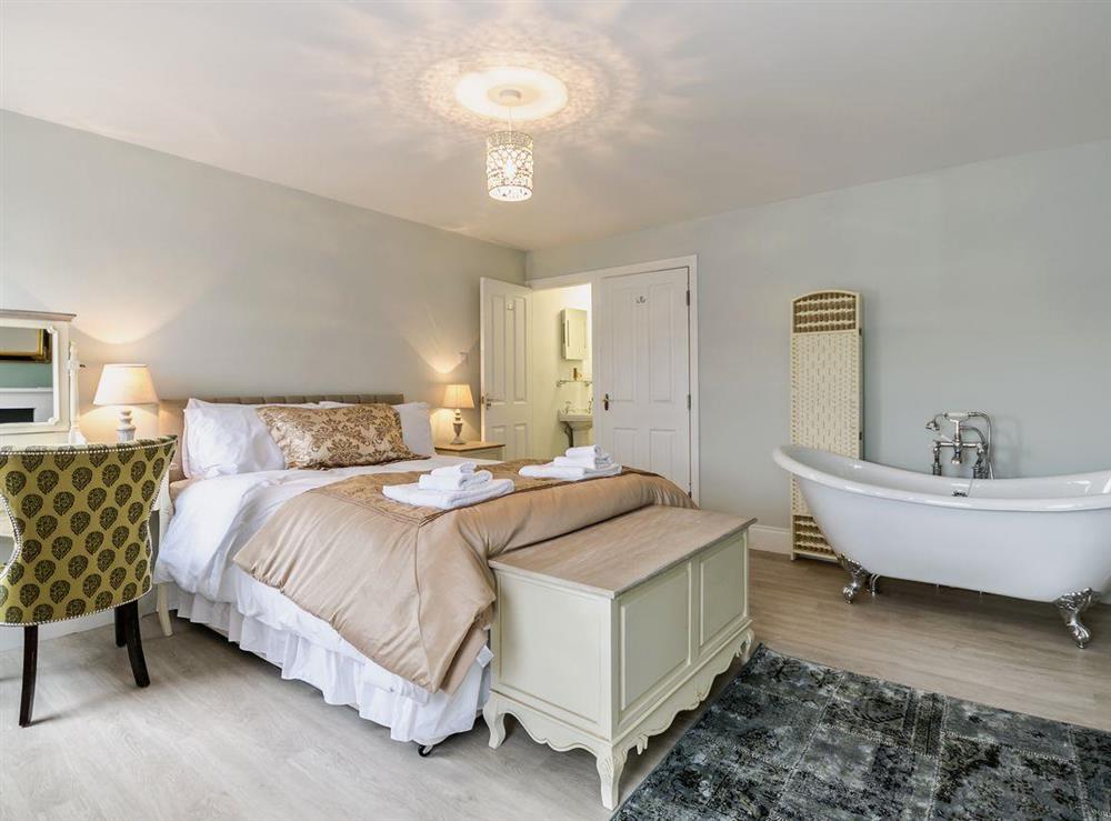 Double bedroom with en-suite and rolled top bath (photo 3) at Frankland House in Whitby, North Yorkshire