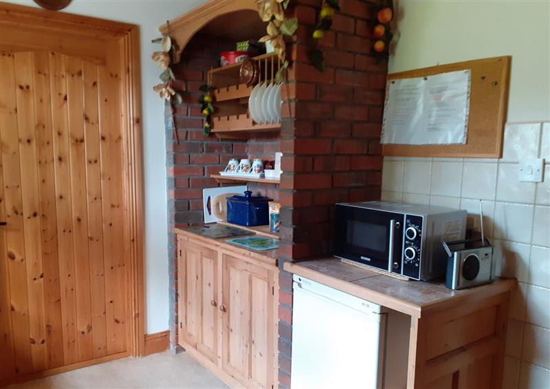 Kitchen (photo 2) at Fraoch Cottage, Garrykennedy