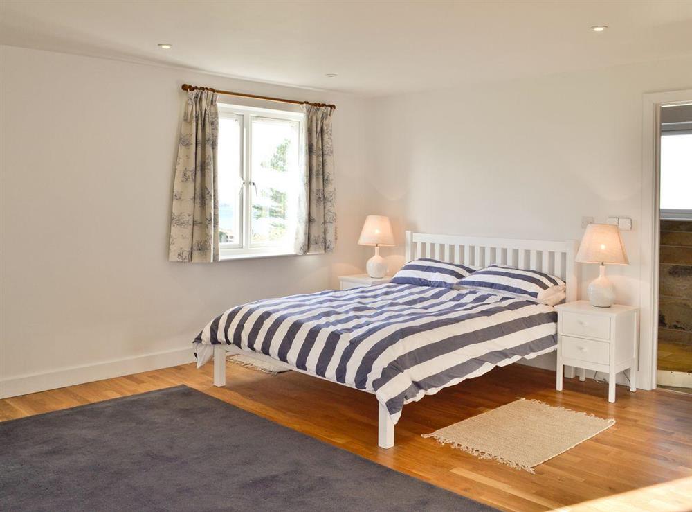 Large size double bedroom at Freefolk in Polzeath, Cornwall