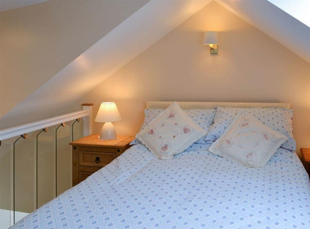 Charming romantic double bedroom at Freya Cottage in Flamborough, North Humberside