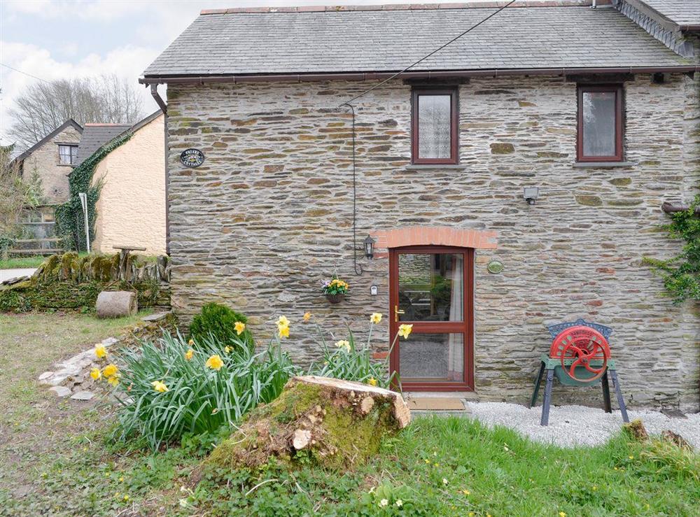 Charming stone-built holiday home at Chaffcutters, 