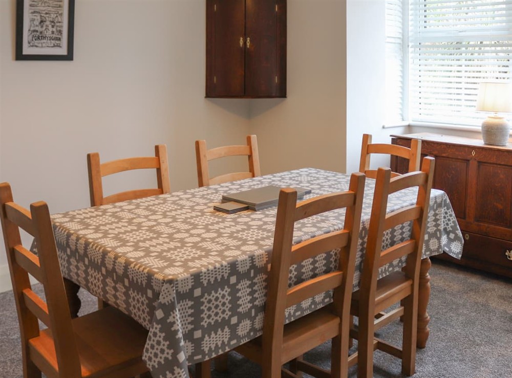 Dining room at Fron Deg in Tudweiliog, Gwynedd