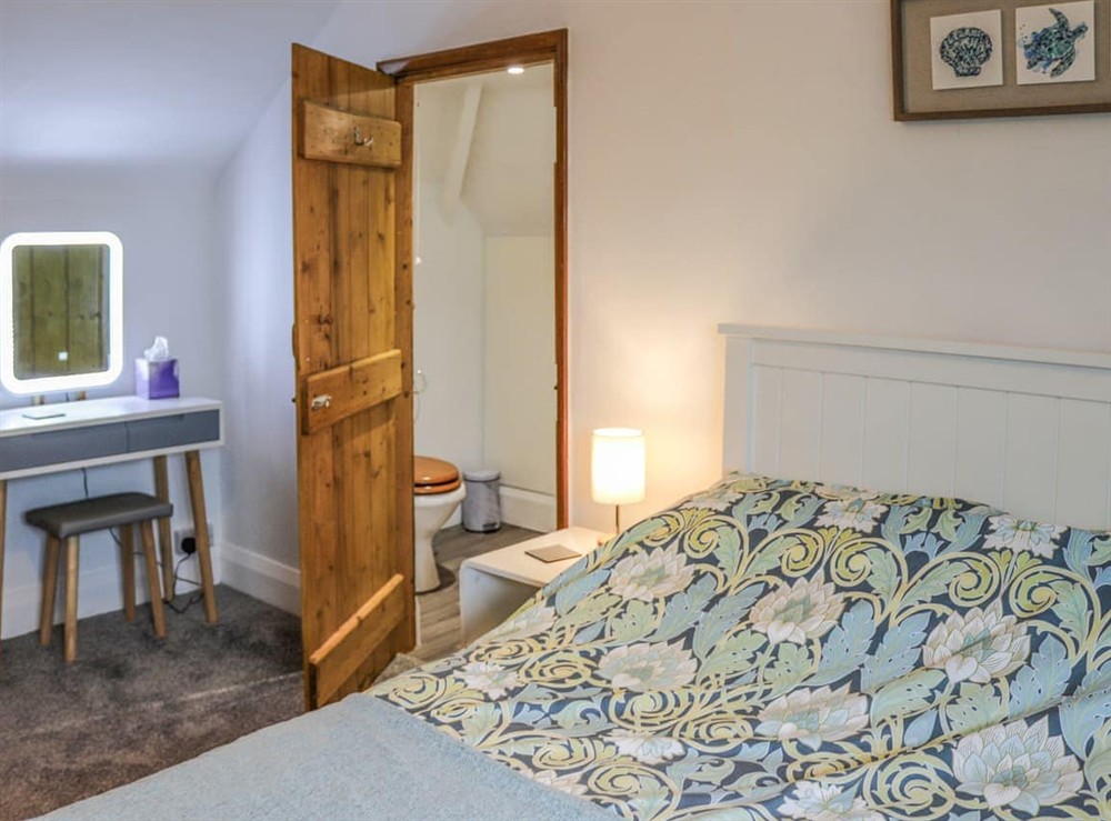 Double bedroom (photo 5) at Fron Deg in Tudweiliog, Gwynedd