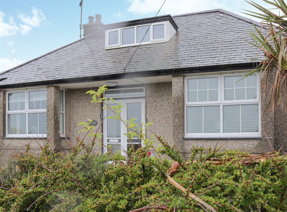 Exterior at Fron Deg in Tudweiliog, Gwynedd
