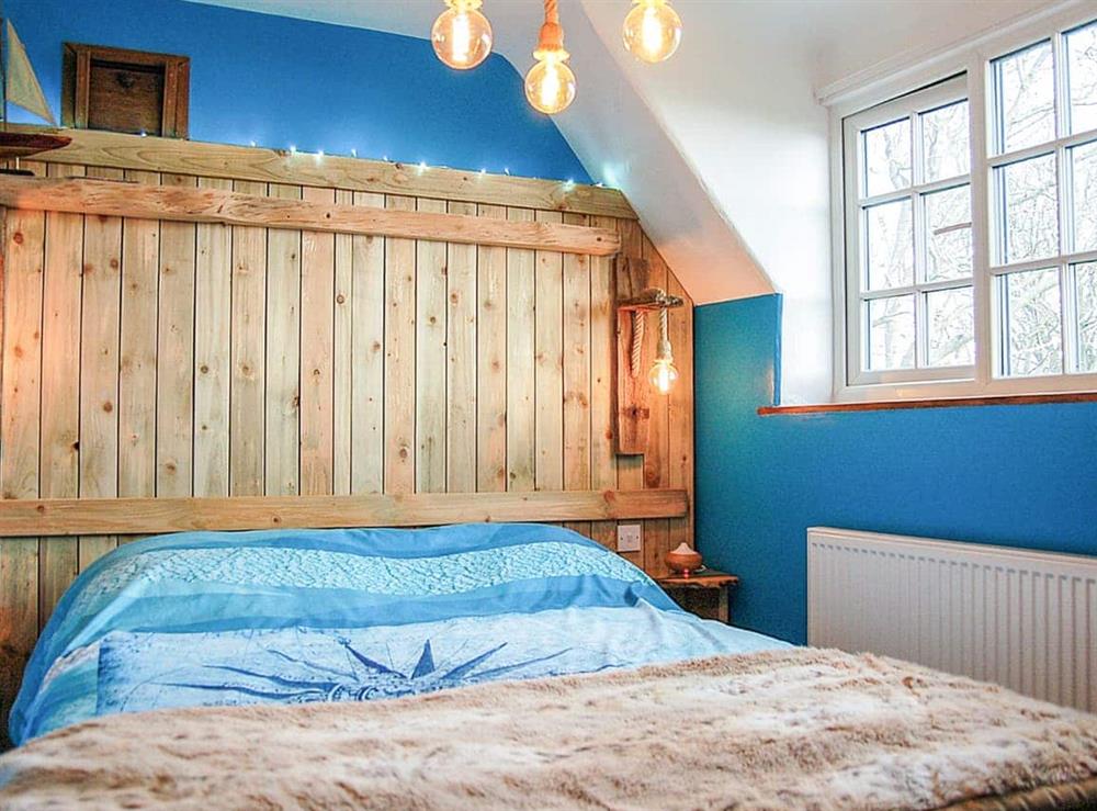 Double bedroom at Fron Newydd Farmhouse in Tywyn, Gwynedd