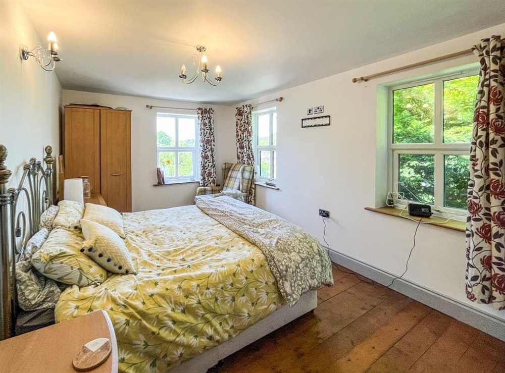 Double bedroom (photo 2) at Fronisaf in Llanfairtalhaiarn, Clwyd