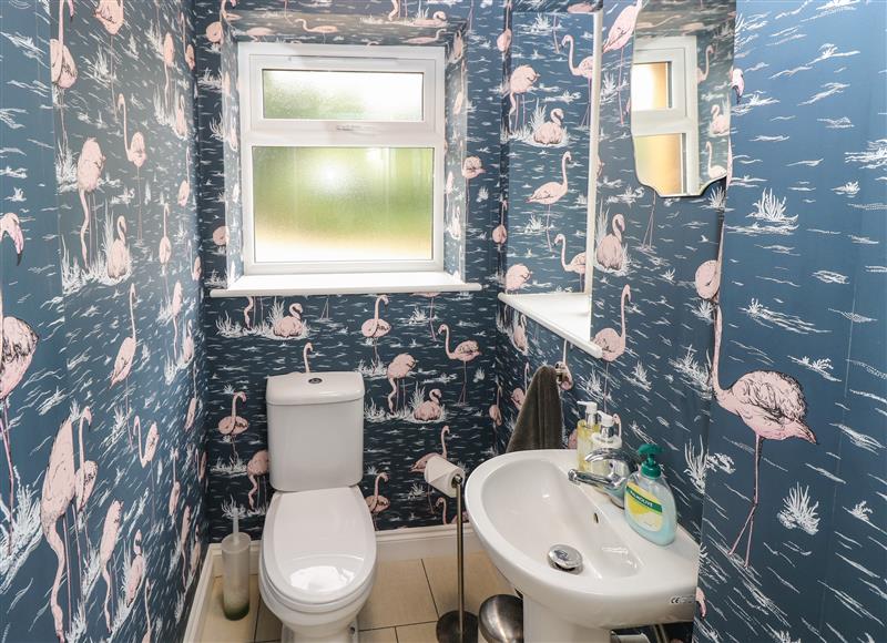 The bathroom at Frosthill Cottage, Carisbrooke