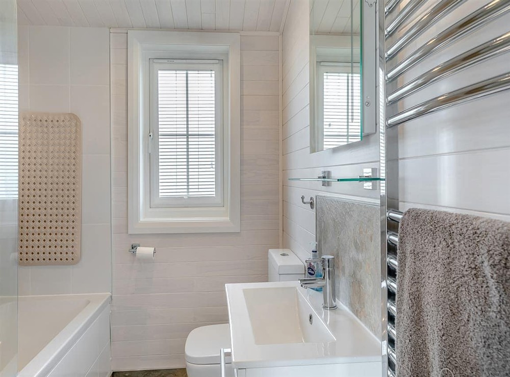 Bathroom at Fuchsia Lodge in Willington, near Derby, Derbyshire