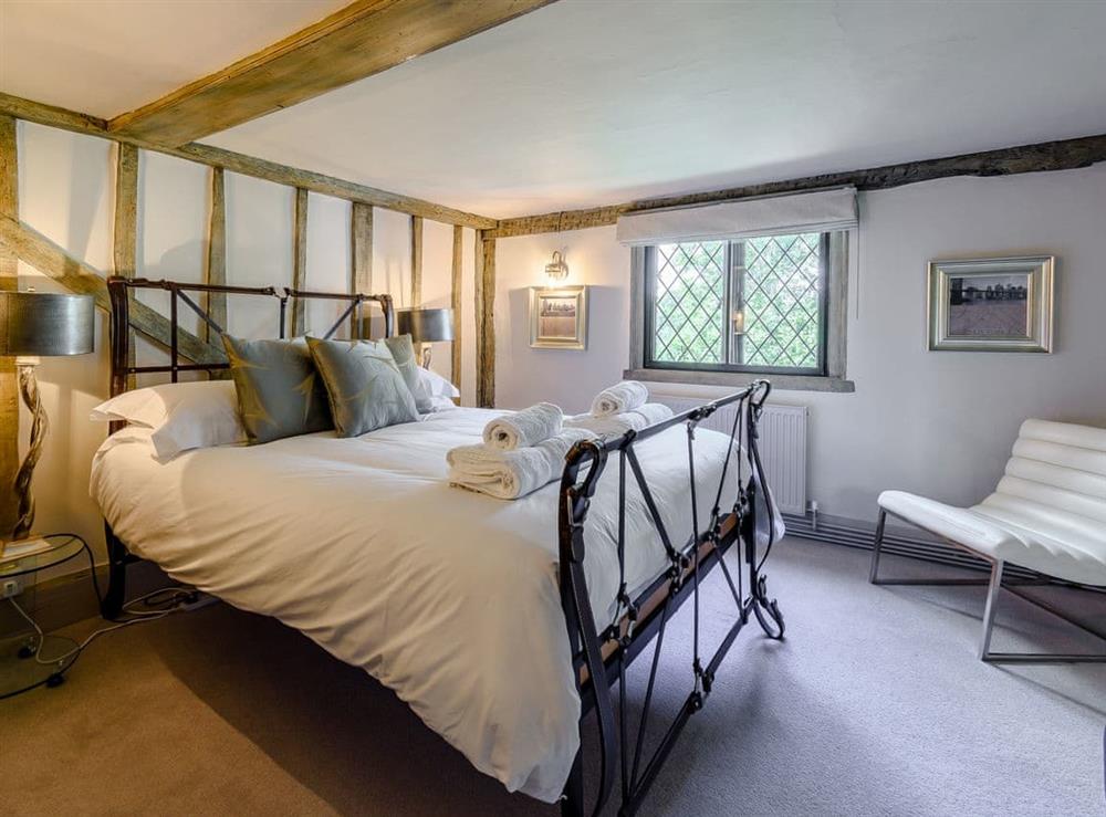 Double bedroom (photo 2) at Furnace House in Felbridge, West Sussex