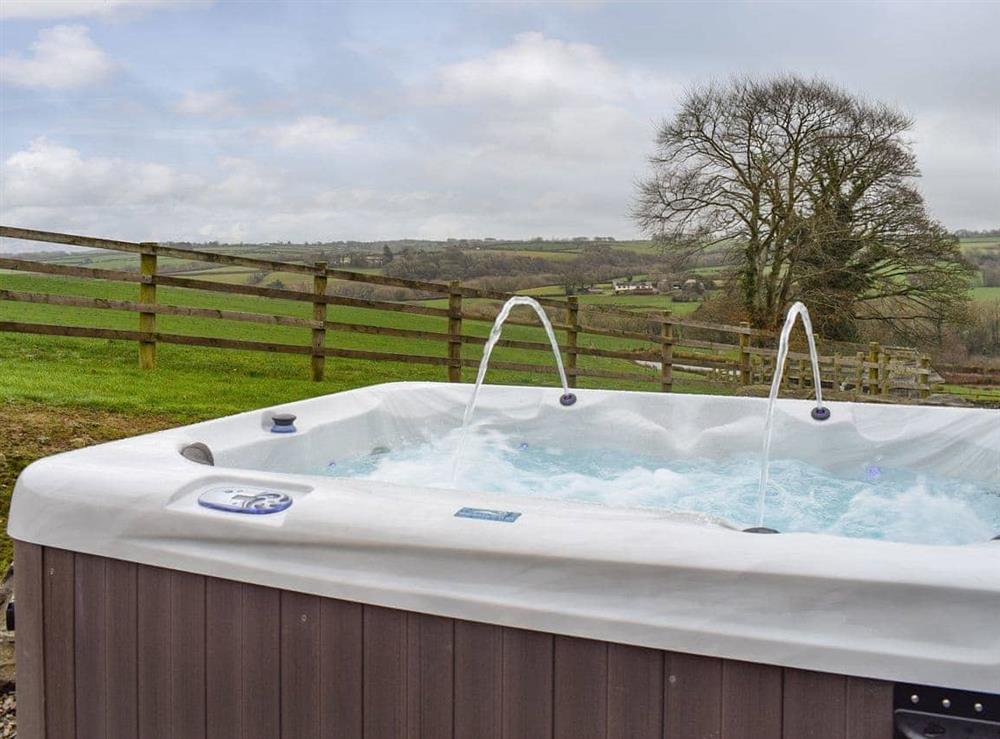 Fabulous Hot tub at Gwel-Y-Llyn, 