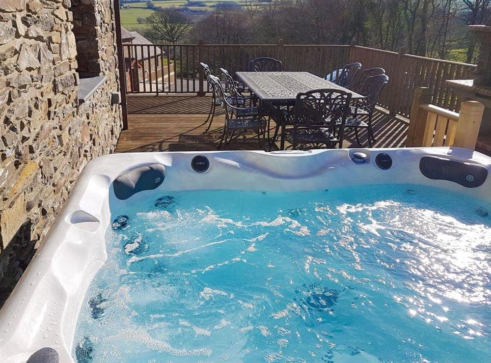 Relaxing hot tub at The Mill, 