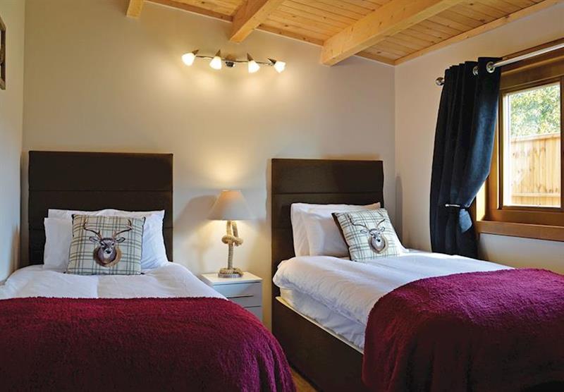 Twin bedroom in the Buckingham Lodge at Gadlas Park in Ellesmere, Shropshire