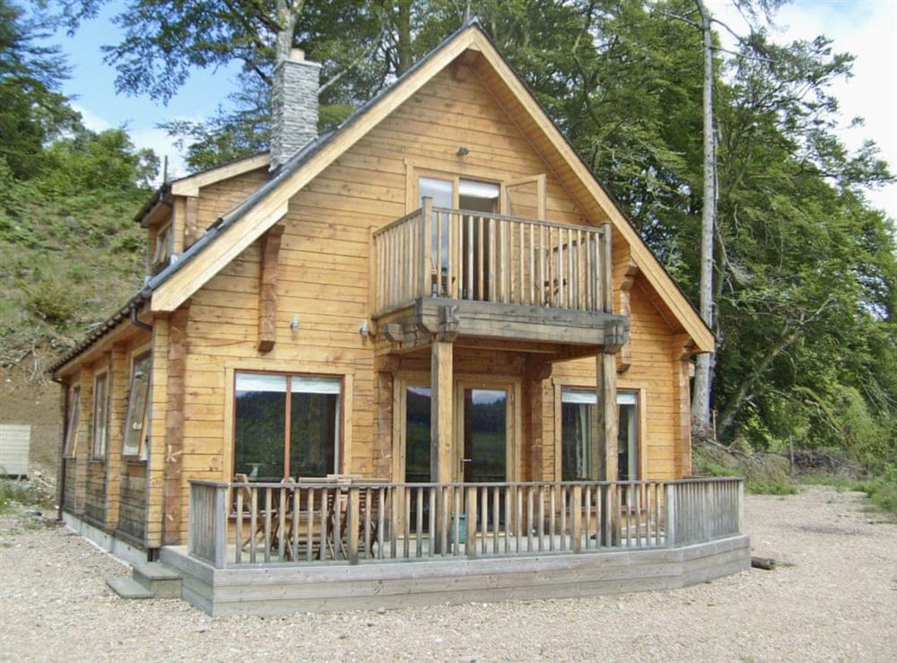 Beautiful detached holiday home in a stunning setting at Gairlochy Bay in Gairlochy, near Fort William., Inverness-Shire