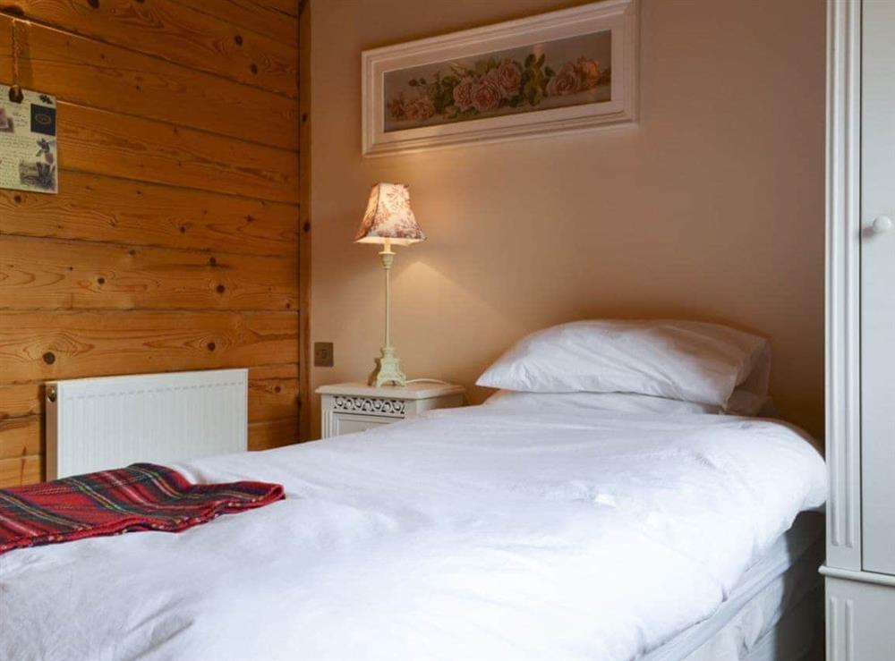Cosy single bedroom (photo 2) at Gairlochy Bay in Gairlochy, near Fort William., Inverness-Shire