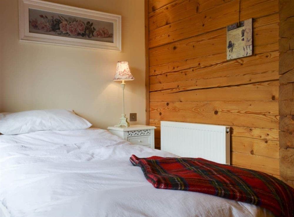 Cosy single bedroom at Gairlochy Bay in Gairlochy, near Fort William., Inverness-Shire