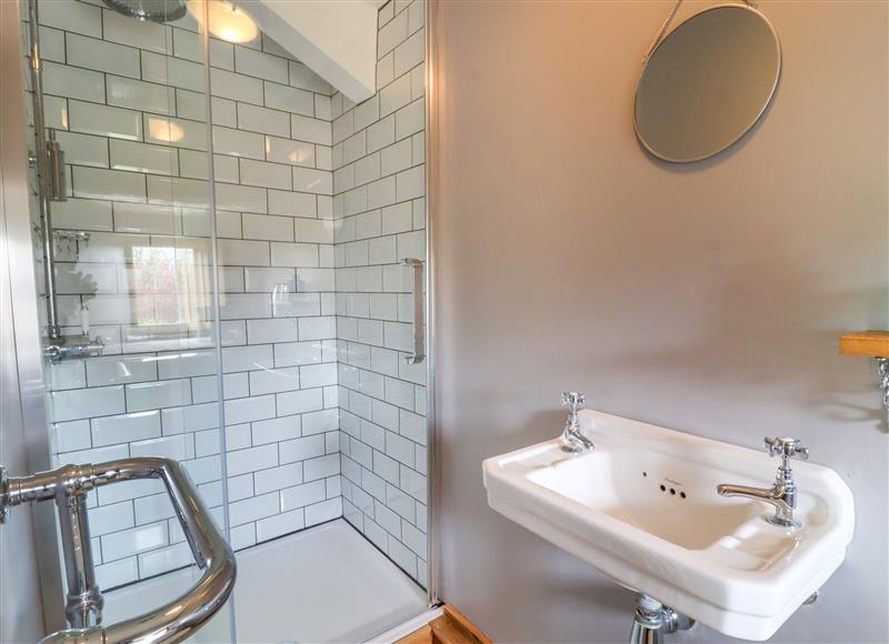 Bathroom at Gallivantin Cottage, Thorton Rust near Aysgarth