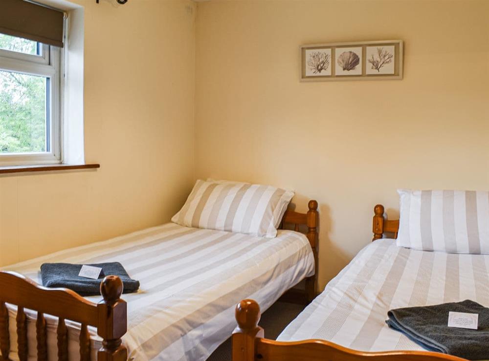 Twin bedroom at Galwad-Y-Mor in Llanbedrog, Gwynedd