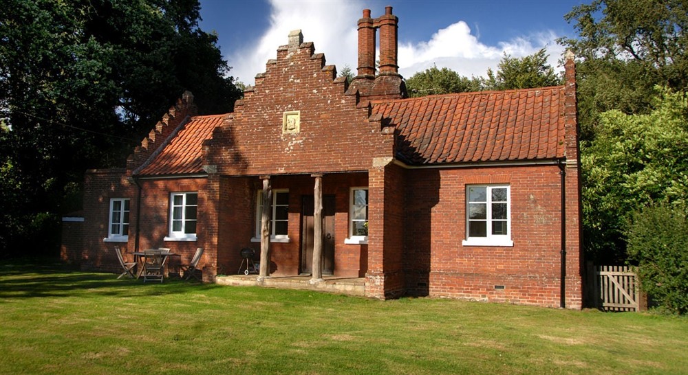 The exterior of Game Keepers Cottage, Felbrigg, Cromer, Norfolk (photo 2) at Game Keeper's Cottage in Norwich, Norfolk