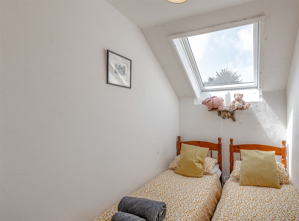 Twin bedroom (photo 2) at Gamekeepers Hide in Ivybridge, Devon