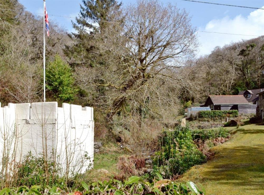 Garden and grounds at Gamekeepers in Liskeard, Cornwall