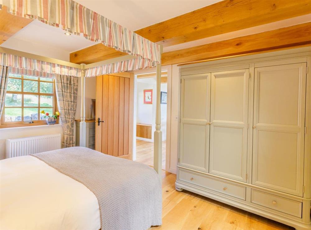 Double bedroom (photo 3) at Gamekeepers Lodge in Port of Menteith, Stirlingshire